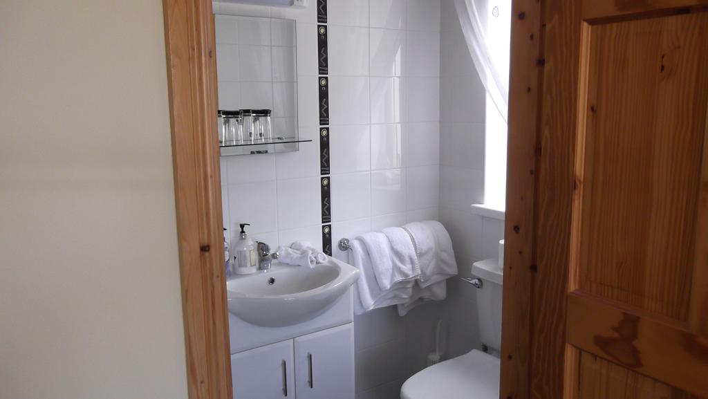 Ashley Lodge Bed & Breakfast Rosslare Harbour Room photo